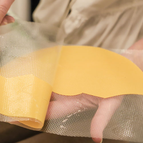 Kosmetik und Bioresonanz by Angela Bacher: Gesichtsbehandlungen und Körperbehandlungen für Sie und Ihn, Klein'sche Methode, Bioresonanz, Sauerstoffbehandlungen, Hyperoxie, Gesichtsbehandlung: Goldmaske Maria Galland