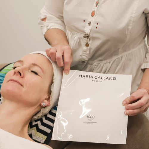 Kosmetik und Bioresonanz by Angela Bacher: Gesichtsbehandlungen und Körperbehandlungen für Sie und Ihn, Klein'sche Methode, Bioresonanz, Sauerstoffbehandlungen, Hyperoxie, Gesichtsbehandlung: Goldmaske Maria Galland