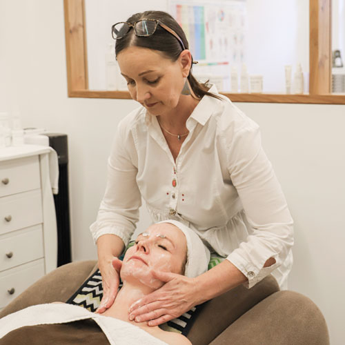 Kosmetik und Bioresonanz by Angela Bacher: Gesichtsbehandlungen und Körperbehandlungen für Sie und Ihn, Klein'sche Methode,  Bioresonanz, Sauerstoffbehandlungen, Hyperoxie, Kosmetik: Kosmetikbehandlung